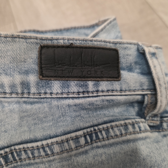 Nicole Miller Light Blue Wide Leg Jeans Size 14 - Picture 9 of 11